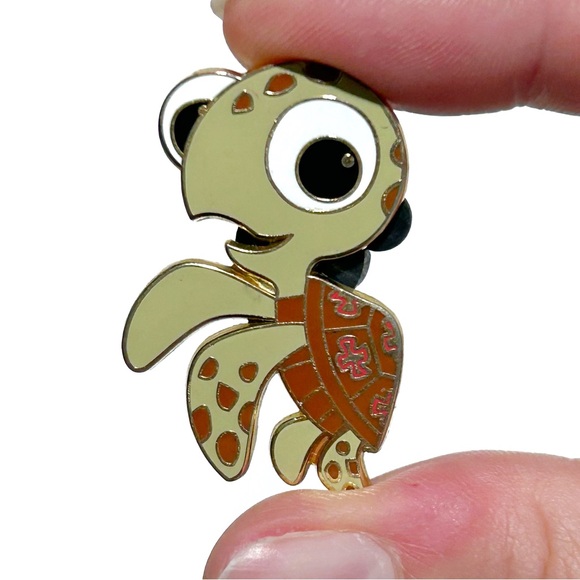 Authentic Disney Parks Pin Trading Squirt Turtle Finding Nemo Pin Pixar 2007 Fun - Picture 3 of 11